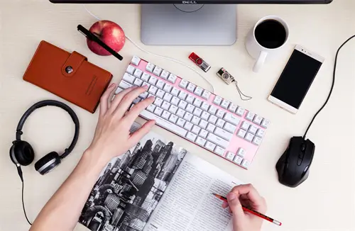 电脑固态硬盘什么材质的